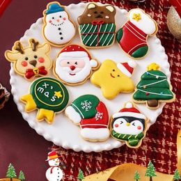 Pişirme kalıpları 8/10 adet Noel kurabiye kabartma makinesi kalıp sevimli Noel Baba/Geyik/Noel Ağaç Şeklinde Kesici Fondan Pasta Kek Dekorasyon Araçları