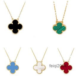 Designer Jewelrys Van Clover Neckalce Cleef Four Leaf Clover Necklaces 18K Gold Plated Luxury Fourleaf vanly Clefly clover Fashion Pendant Wedding Party High Quali