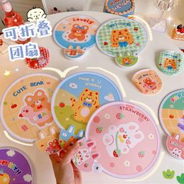 Decorative Figurines Collapsible Fan Summer Cute Cartoon For Kids Student Portable Cool Handheld Mini Round Plastic Pocket