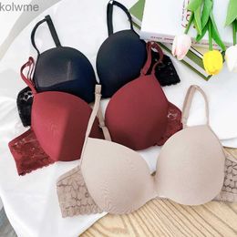 Bras Women Sexy Seamless Bra Lace-side Adjustable Straps Brassiere Wirefree Soft Female Underwear Top Solid Colour Breathable Lingerie YQ240203