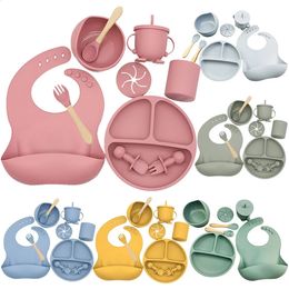 Baby Soft Silicone Tableware Set Feeding Dishes Plate Sucker Bowl Bibs Spoon Fork Children Nonslip Dinnerware A Free 240125