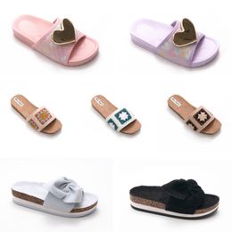 Slides Classic Slippers Designer Flat Sandal Sandal Summer Lady Leather Flip Flops Men 88