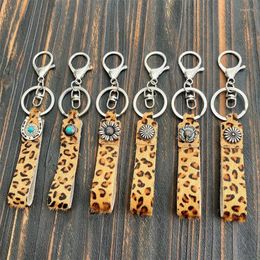 Keychains Boho Western Vintage Alloy Concho Art Deco Genuine Leather Keychain Wrist Embossed Cowhide Key Fob Wholesale