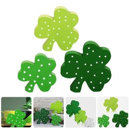 3 Pcs Irish Ornament Patrick Table Decor Emblems Centerpiece Clovers Sign Party Four Leaf 240125