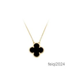 Designer Jewelrys Van Clover Neckalce Cleef Four Leaf Clover Necklaces 18K Gold Plated Luxury Fourleaf vanly ClAr clover Fashion Pendant Wedding Party High Quality