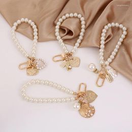 Keychains Shell Pearl Keychain Jewellery Pendant Ornament Charm Alloy Key Chain For Women Girl Gift Hand Strap Accessories