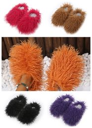 2024 Brand designer hot selling women fur slippers mule women fur Cotton Fabric Straw white black orange metal chain casual flat shoes slippers Trainers Sneakers