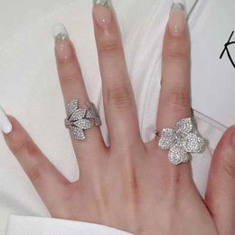 2024 Ins Top Sell Wedding Rings Luxury Jewellery 925 Sterling Silver Pave White Sapphire CZ Diamond Gemstones Party Women Wedding Open Adjustable Flower Ring Gift