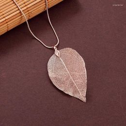 Pendant Necklaces Fashion Ladies Sweater Necklace Simple Leaf Classic Rose Golden Women Clavicle Chain Jewellery