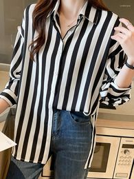 Women's Blouses Fashion Black White Striped Print Casual Long Sleeve Office Lady Blouse Shirts Female Loose Blusas Tops 2024