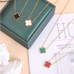 18k Gold Plated Necklaces Luxury Designer Necklace Flowers Four-leaf Clover Cleef Fashional Pendant Wedding Party Jewelry Perfect Gift8m30bztg