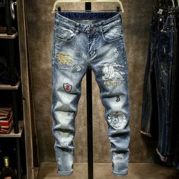 Jeans da uomo Designer Designer Trendy Primavera e Autunno Nuovi ricamati dritti larghi per uomo Grigio chiaro Abbigliamento casual alternativo di marca OX9W RPDU SDR5