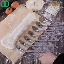 WHISM 3 5 7 Wheel Stainless Steel Pizza Cutters Non-stick Pizza Peeler Dough LNIFE Cake Bread Slicer Pasta Pastry Accessories T200249a