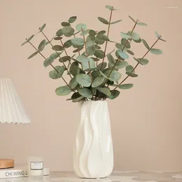 Decorative Flowers Artificial Green Plant Eucalyptus Leaf Wedding Supplies Living Room Display Christmas Garland Decoration Accessories Fake