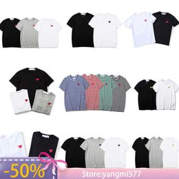 Fashion Mens Play T Shirt Designer Red Heart Shirt Commes Casual Women Shirts Des Badge Garconss High Quanlity TShirtss Cotton Embroidery 88