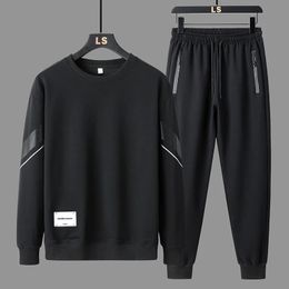 Fashion Spring Trakcksuit Men Stripe Long Sleeve T shirt Mens Two Picece SweatshirtPants Set Sports Casual 5XL 240201