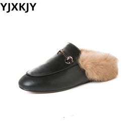 YJXKJY Genuine Leather Classic Flat Bottom Small Round Head Casual Outdoor Slippers Non-Slip Womens True Rabbit Hair Slippers 240118