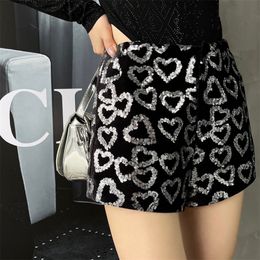 Womens Shorts Designers Classic Spring and Autumn Younger High Waist Black Velvet Love Sequin Pants Quality Fashion Elegance