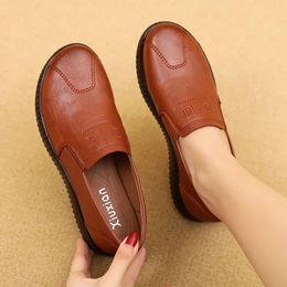 Moccasins Mom Flats Shoes Soft Sole Loafers Round Toe Shoes Spring and Autumn Flat Sole Non slip Female Casual Leather Shoes 240126