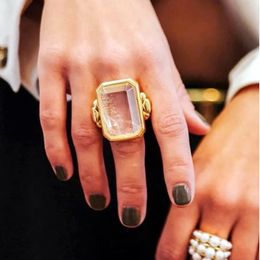 Французский винтажный модный сахарный куб натуральный каменный кристаллический кольцо самка преувеличенное вакуумное золото, покрытое высококачественным освещением, роскошные украшения