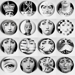 Decorative Figurines Pure Black / White Plate Creative Human Face Design Fashion EURO Stlye Plates Ceramics Wall Hanging Art Dishes