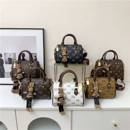 New Handheld Women's PU Leather Versatile High End Single Shoulder Personalised Trendy and Western Style Crossbody Bag 2024 78% Off Store wholesale