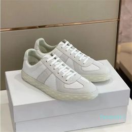 Sneakers Shoes Men Leather Low-Top Trainers Comfortable Rubber Sole -embossing Retro-inspired Skateboard Walking EU38-46