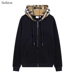 Designer Mens Hoodie Correct Version of Autumn and Winter Plaid Hoodie Loose Long Sleeved Sweater for Men Trend 6 Styles Burberr 670