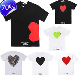 Fashion Mens Play T Shirt Designer Red Heart Commes Casual Women Shirts Des Badge Garcons High Quanlity TShirts Cotton Embroidery ghhdr 66