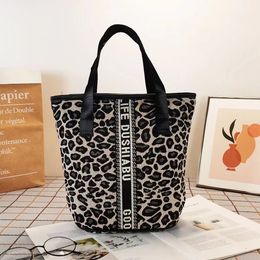 Fashionable leopard-print lunch box bag hand-held cloth bag portable office lunch bag large capacity tide wash makeup bag