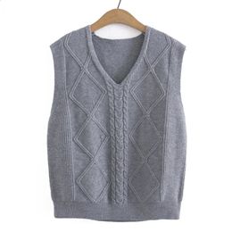 Plus Size Sweater Vest Women Spring VINTAGE Twist Argyle Jumper V-Neck Sleeveless Knit Pullover Oversize Curve Clothes 240123