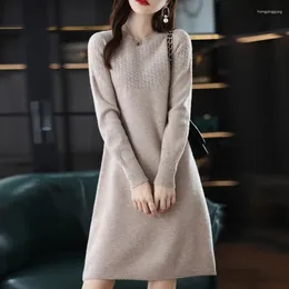 Casual Dresses Women Knitted Long Dress Fall Winter Elegant Bodycon Sweater 2024 Warm S Tops Female Ladies R168
