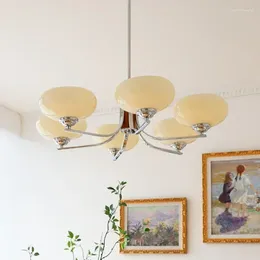 Pendant Lamps French Mediaeval Vintage Bauhaus Living Room Chandelier Retro Designer Persimmon Bedroom Restaurant Creative Lighting Fixtures