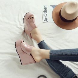 Slippers Large Size Female Summer Style Wedged Heel Slides Pink Patent Leather Waterproof Table High Fish Mouth Sandals