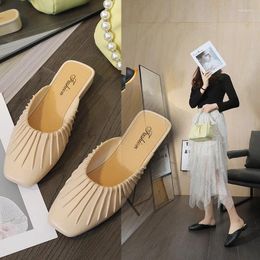 Slippers Shoes Low Womens Outdoor Luxury Slides Pantofle Loafers Cover Toe Designer Flat 2024 Fashion Hoof Heels Rome Basic PVC
