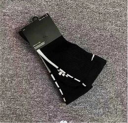 Elite Basketball Socks Calf High Cushion Thick Hiking Athletic Crew Soccer Sock for Men Women Boys Running 19 Different Colours 1446