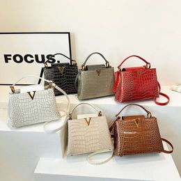 New Trendy Crocodile Pattern One Shoulder Handheld with Crossbody Bright Face able and Simple Women's Bag 2024 78% Off Store wholesale