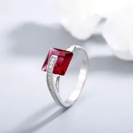 Cluster Rings Noble Pure 925 Silver Women's Ring Inlaid With A Row Of Zircon And Square Ruby Dynamic Sexy Style For Dinner Party