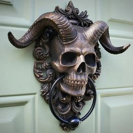 Gothic Style Horned God Skull Hanging Door Knocker Decor Pendant Resin Wall Head Mysterious Door Ornament Sheep Handle Skul H0T0 240127