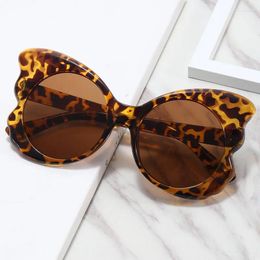 Sunglasses Fashion European-American Style Large Frame Walking Show Butterfly Plain Face Street Po Glasses