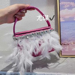 2023 French Ostrich Feather Velvet Box Bag Banquet Fluffy, Shiny, and Unsmooth Diamond Hand Carrying Cross Body Small Square Bag 240205