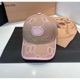 Designer Ball Caps Plaid Duck Tongue Cap Letter Embroidery Sports Golf Travel Hundred Temperament Hat