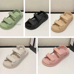 White Black womans sandals designer Leather Mules Slides Strap Flats Printed Dad Sandals Hook loop beach shoes imported sheepskin lining Chunky Heel Sports Shoe