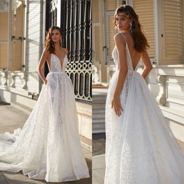 Sexy Wedding Dresses 3D-Floral Appliques Bridal Gowns Spaghetti Straps Backless Sweep Train Bride Dresses Custom Made Plus Size