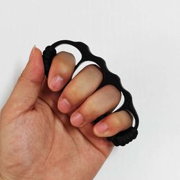Defensive Fist Cl Designers Martial Arts Prop Bean Pod Four Finger Binding Rope Tiger Ring Survival Equipment Hand Brace GQEG