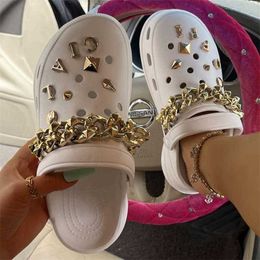 Sandals Woman Fashion Thick soled Hole Shoes Rhinestone Flower Decoration Plus Size Beach Ladies Garden 230417