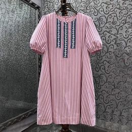 Party Dresses High Quality 2024 Summer Dress Women Red Blue Striped Prints Appliques Flower Deco Short Sleeve Straight Casual Chic