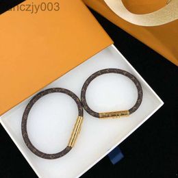 with Box Women Men Leather Bracelets Brown Old Flower Letter Lovers Charm Bracelet Bangle Gold Color Jewelry Accessories 17/19cm Option M4KX