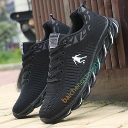2021 New Men Running Shoes Mesh Athletic Shoes Sneakers Breathable Sports Shoes Lightweight Men Lace-Up Cushioning Outdoor Shoes L29