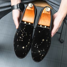 Fashion New Arrival Men Pointed Black Velvet Slip On Casual Dress Homecoming Shoes Male Formal Loafers Wedding Footwear